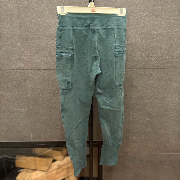 Free People Movement Green Jersey Cargo Leggings Size Small - Picture 9 of 14